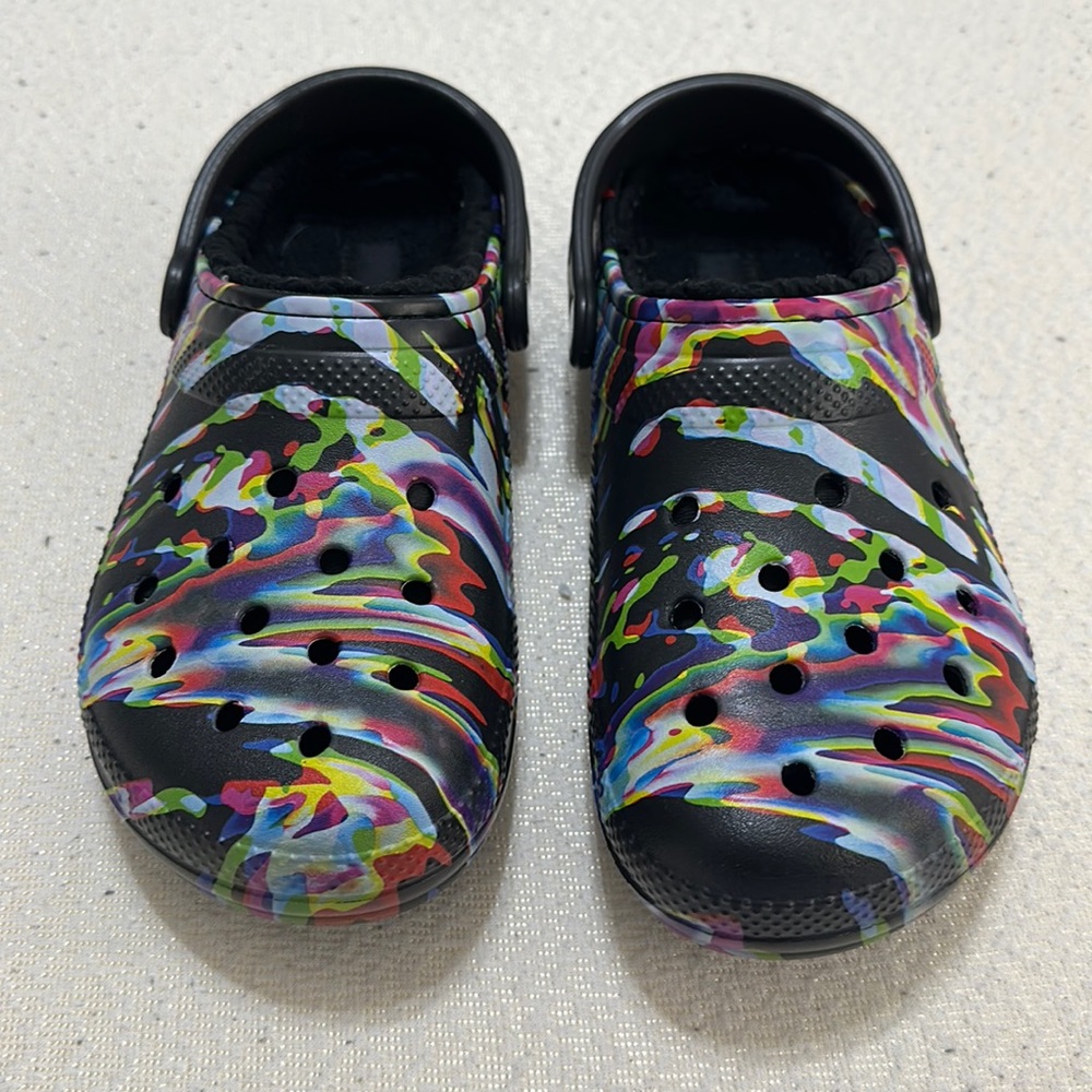 Classic lined out of this world crocs. Size men's 6 women's 8